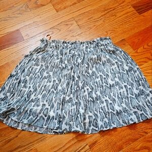 She + Sky, flowing skort, large